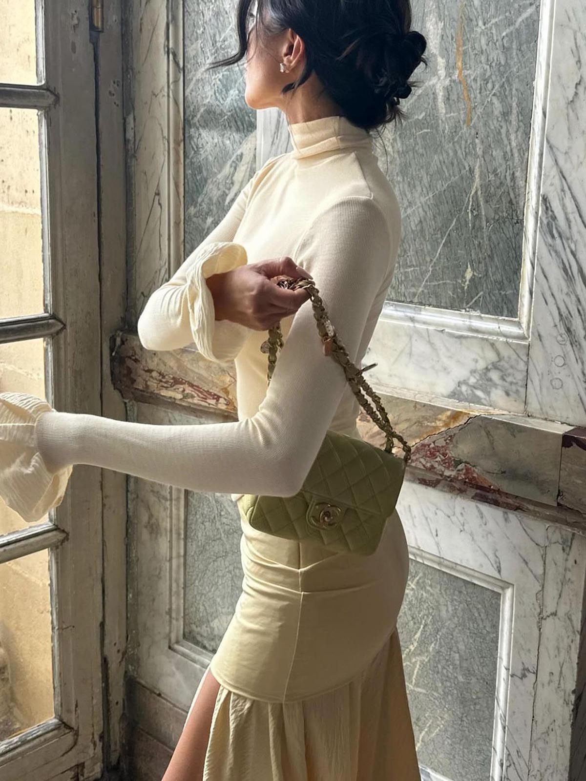 Turtleneck Ribanalı Volanlı Kollu Tişört