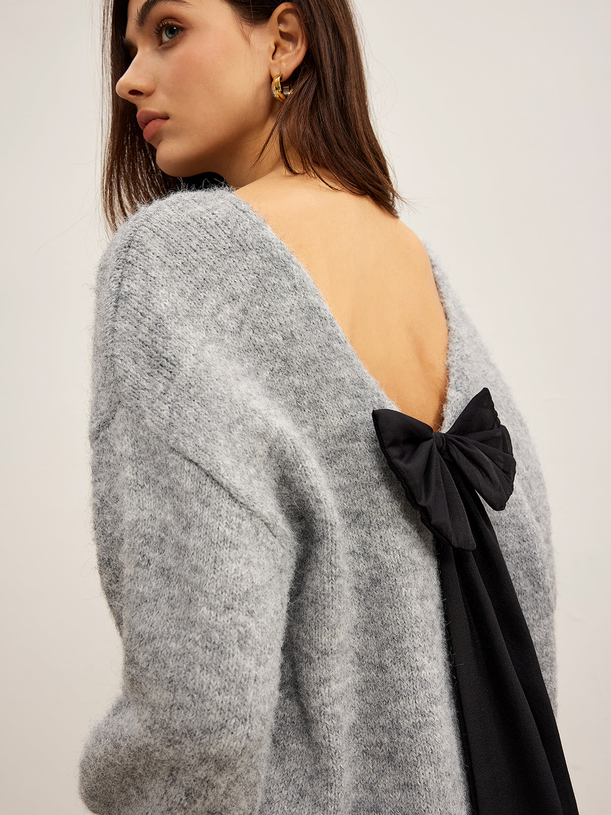 Sırtı Açık Fiyonklu Sweatshirt