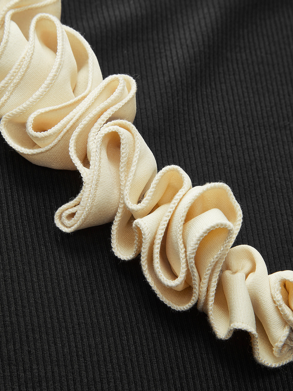 Pamuklu Çiçek Desenli Slim Tişört