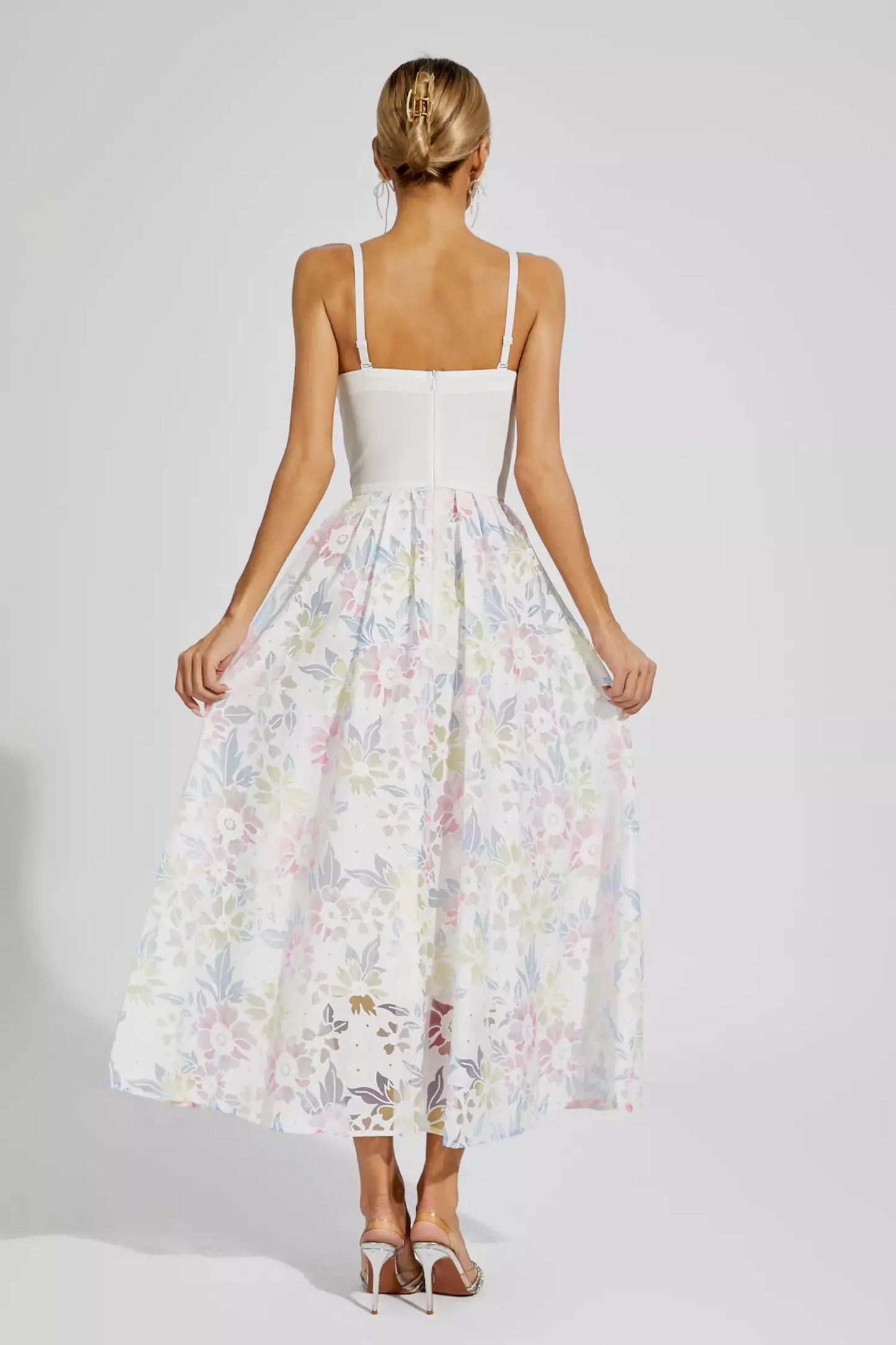 Kairi Beyaz İşlemeli Maxi Slip Elbise