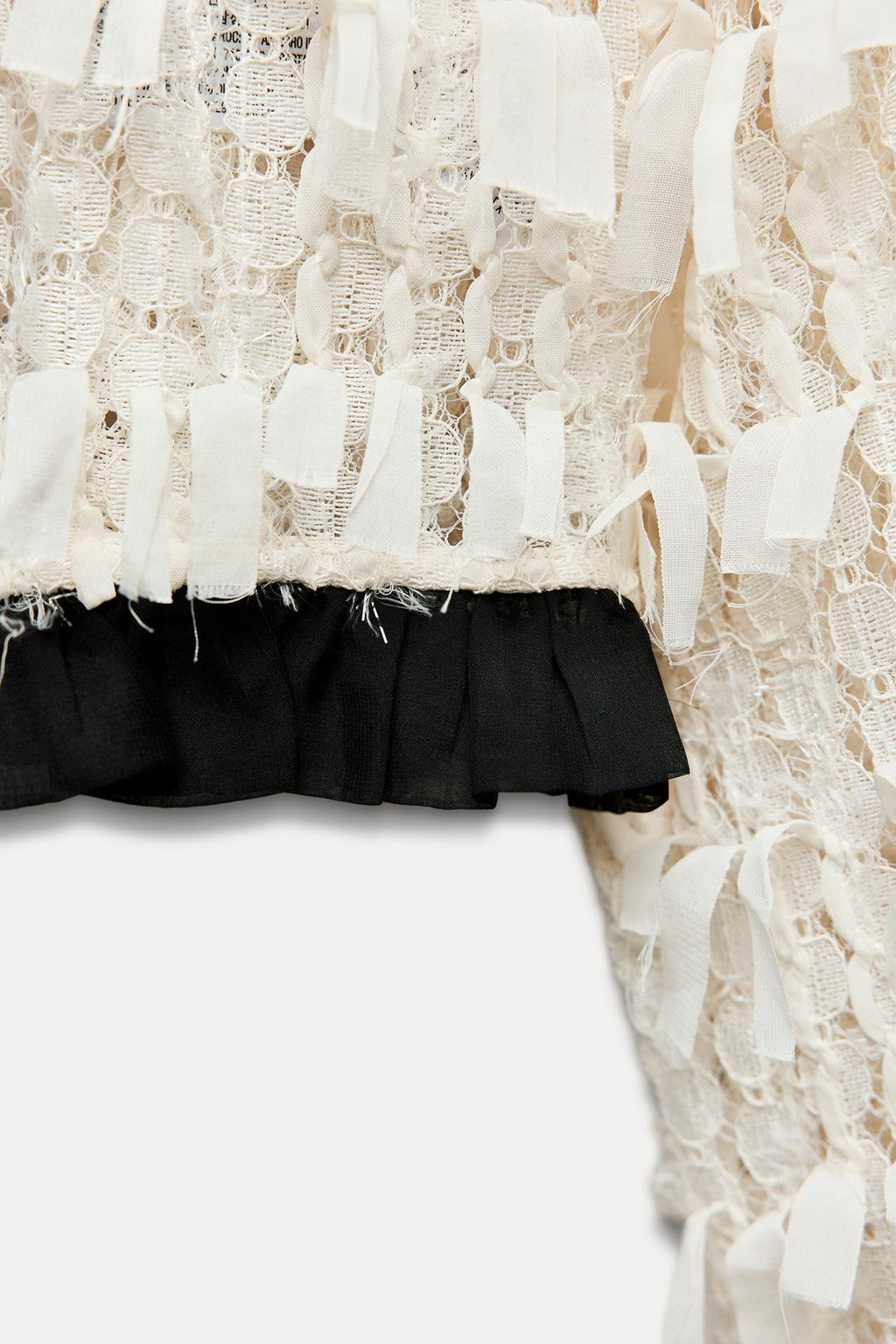 Önü Bağlamalı Püsküllü Hırka