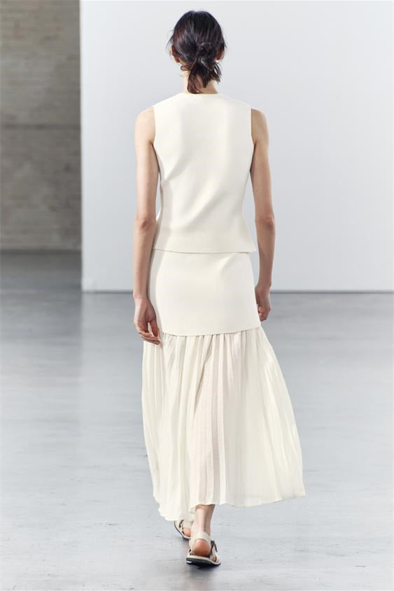 Lynn Ekli Pileli Etek Örgü Takım