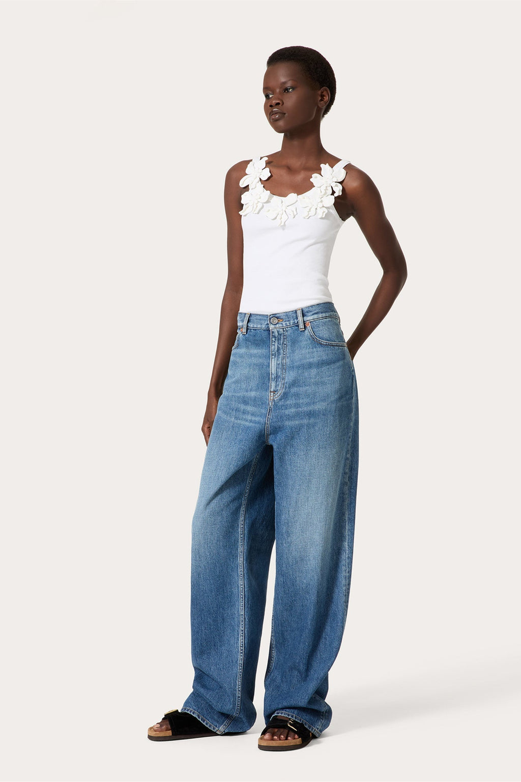 Lesley Çiçek Aplikeli Yuvarlak Yaka Üst