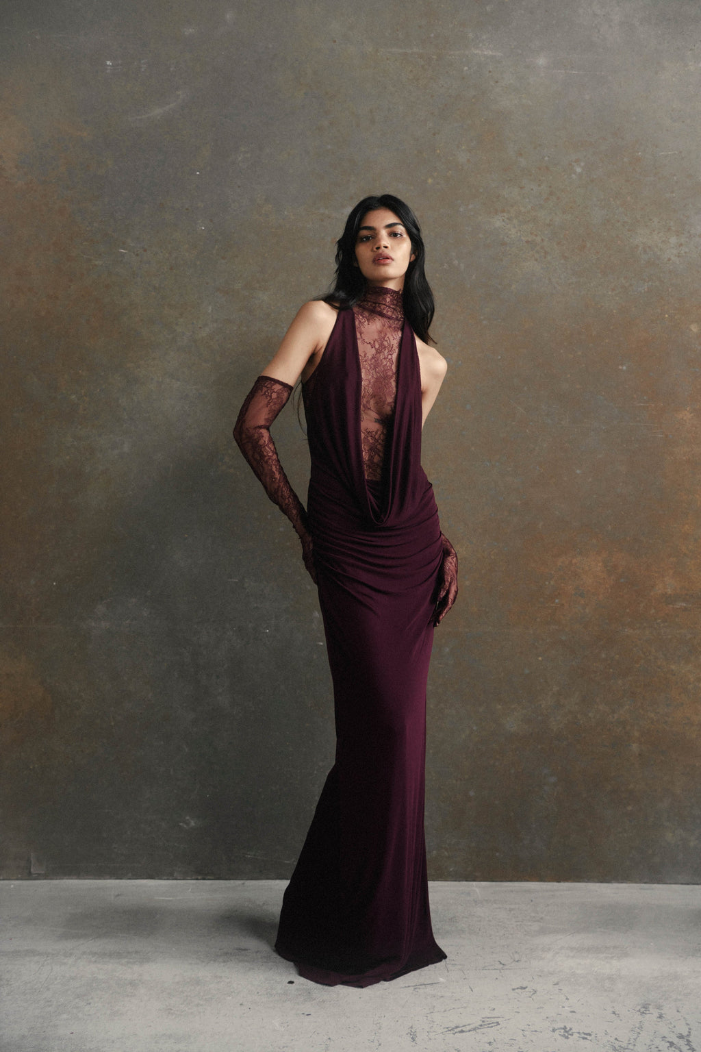 Adalyn Bordo Dantel Detaylı Yüksek Yaka Elbise