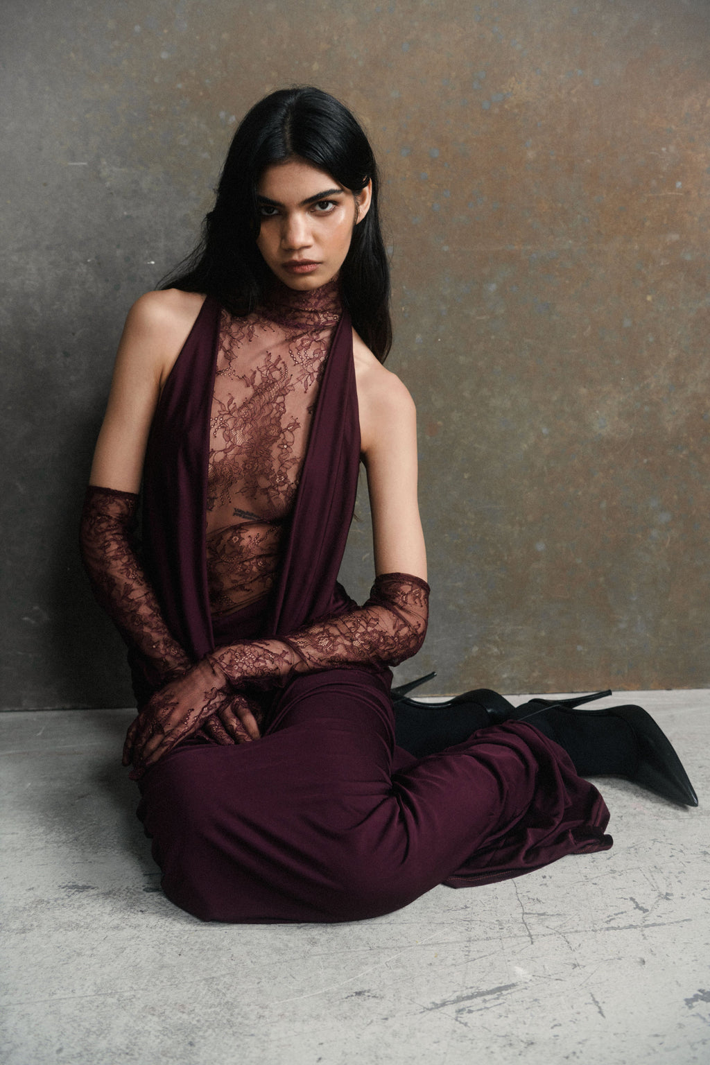 Adalyn Bordo Dantel Detaylı Yüksek Yaka Elbise