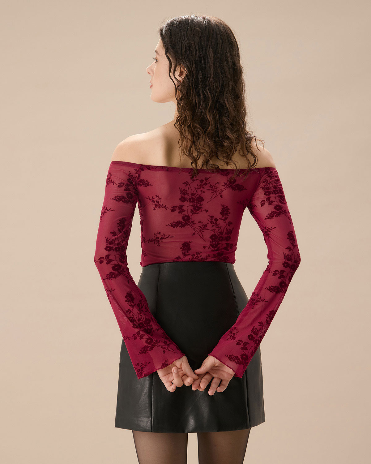 Kayık Yaka Çiçekli Bluz