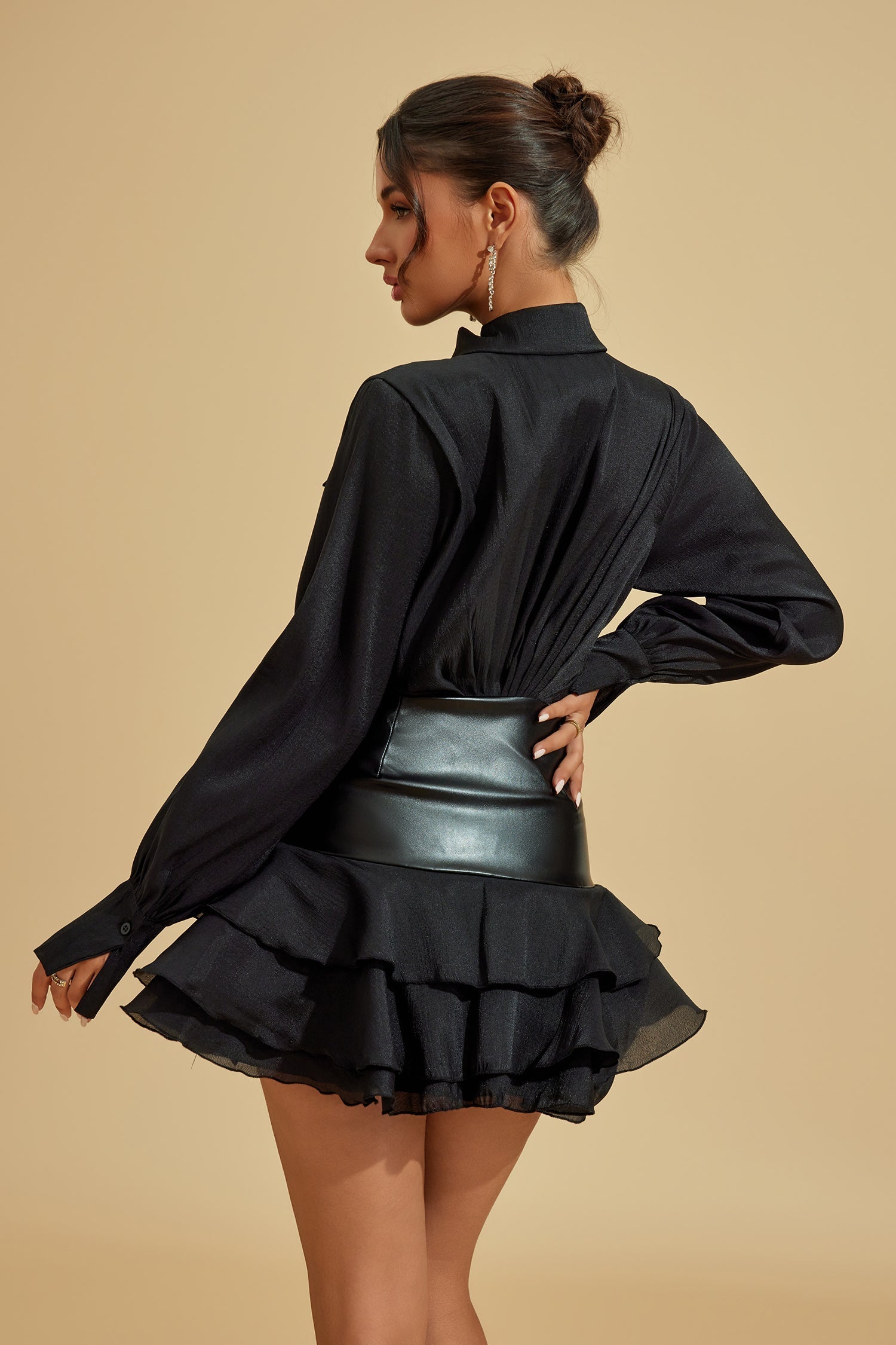 Victoria Beli Dantelli Fırfırlı Mini Elbise