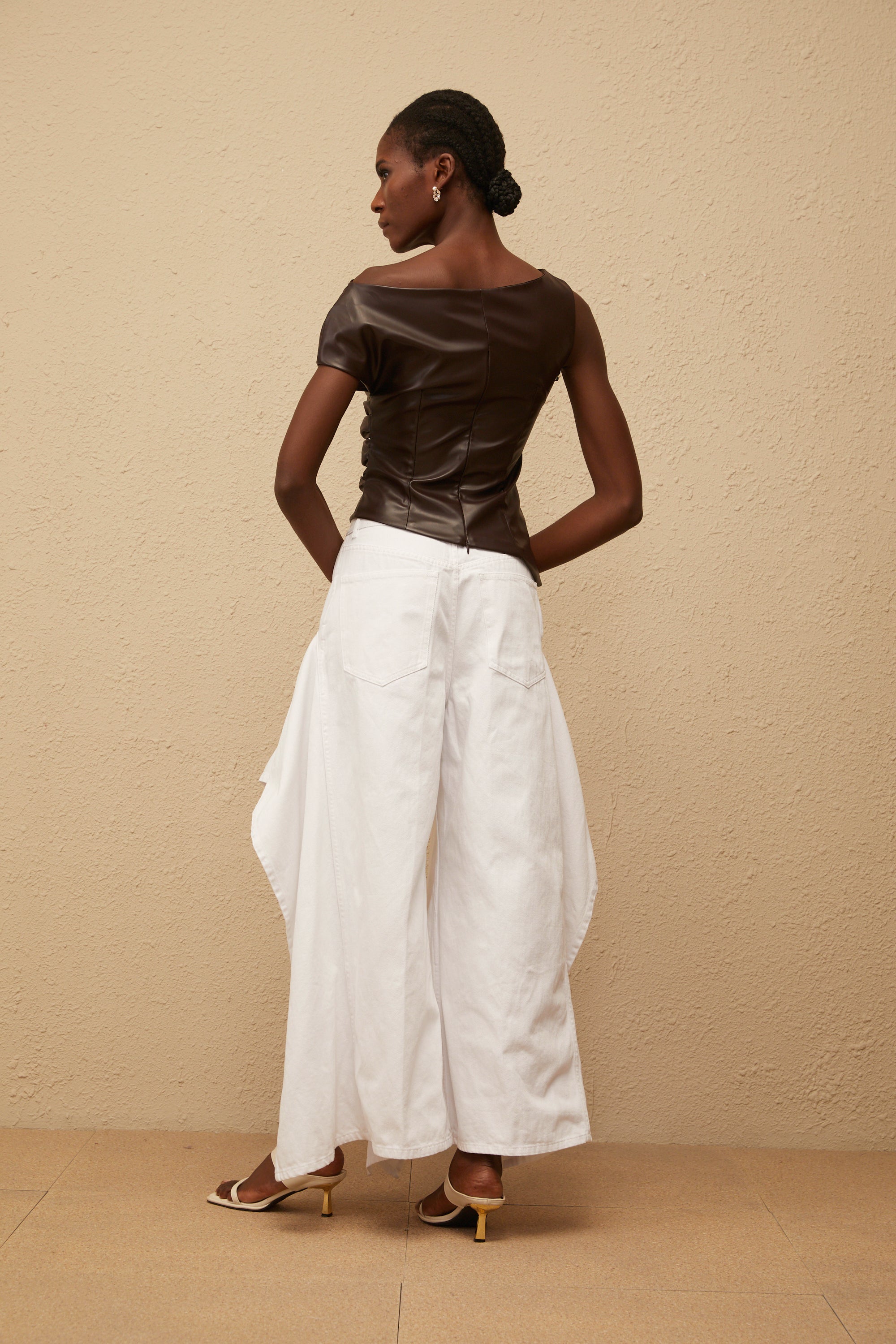 Nadja Kahverengi Asimetrik Deri Üst