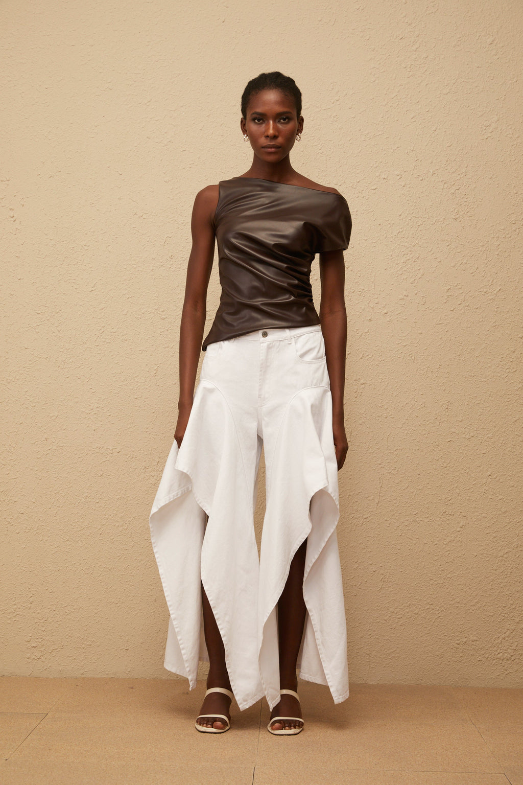 Nadja Kahverengi Asimetrik Deri Üst