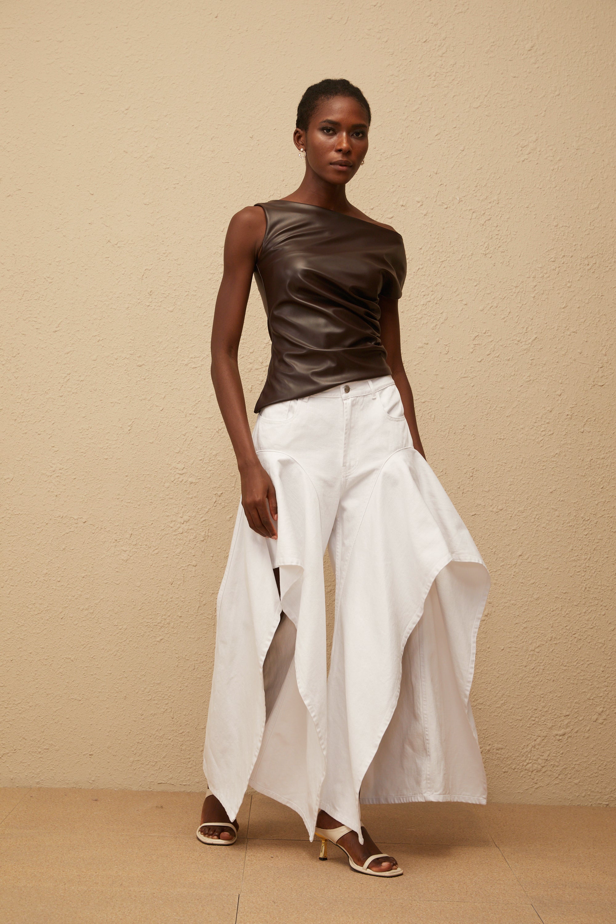 Nadja Kahverengi Asimetrik Deri Üst