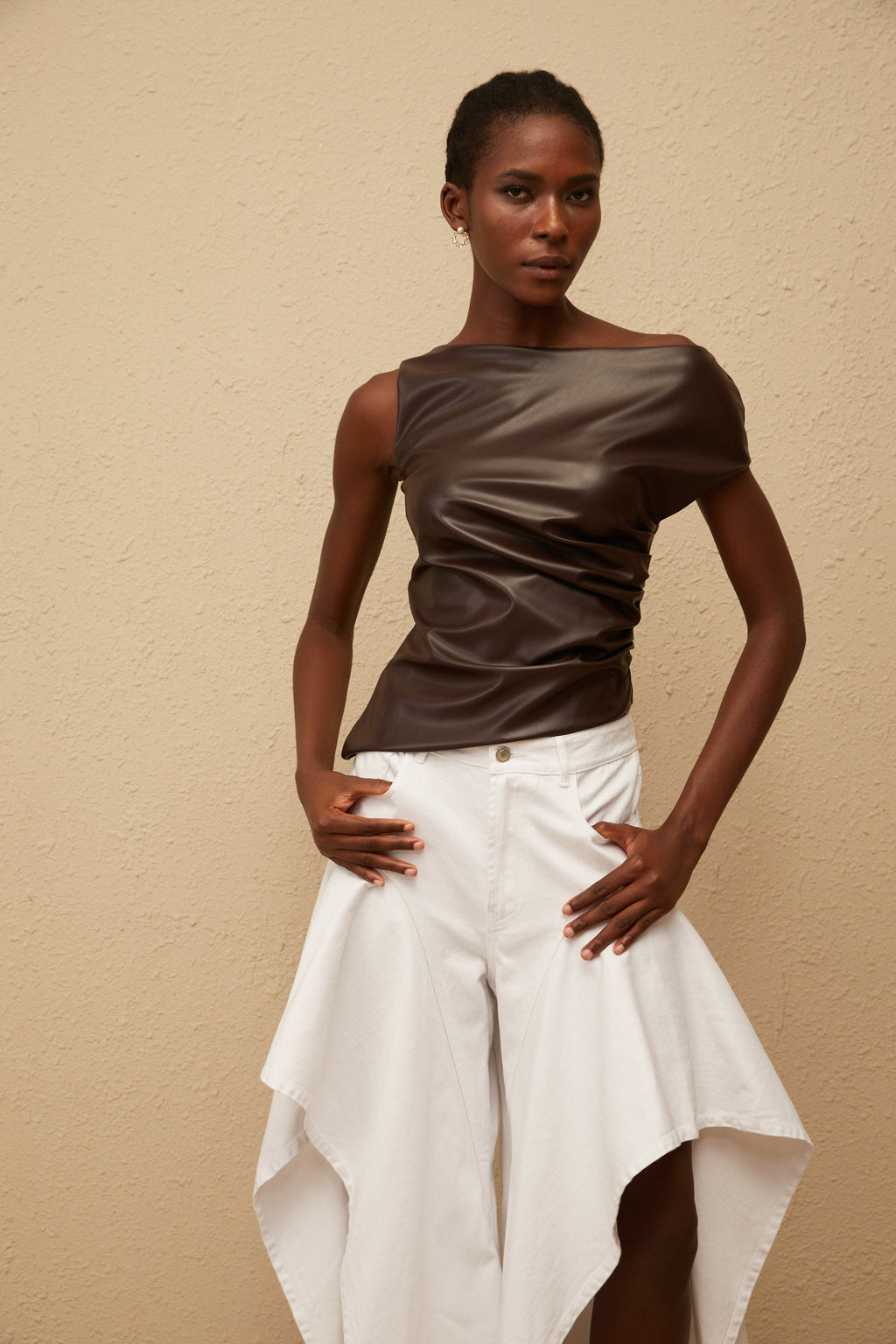 Nadja Kahverengi Asimetrik Deri Üst