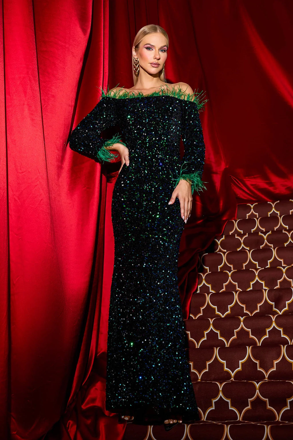 Athena Payetli Kadife Tüy Maxi Elbise