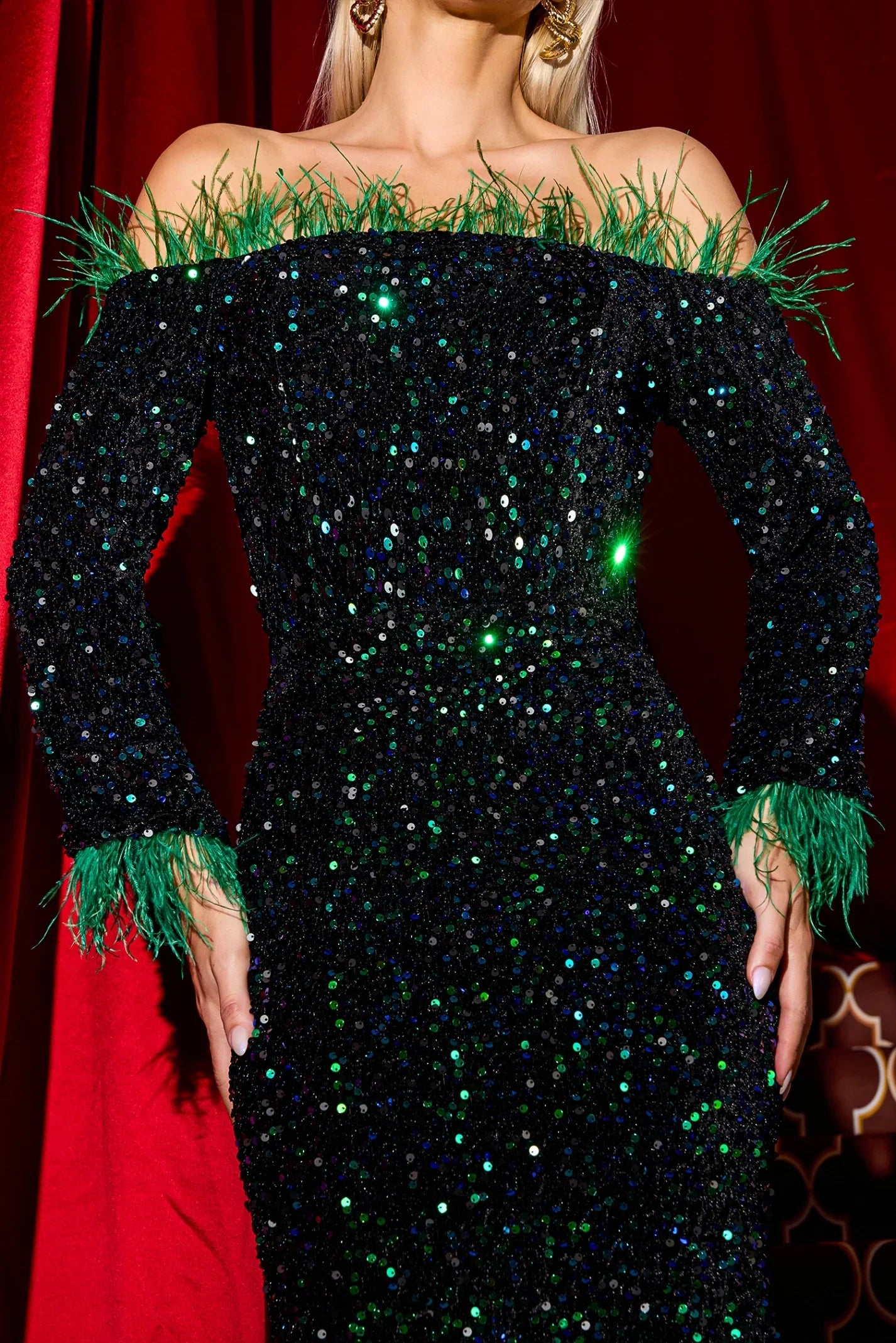 Athena Payetli Kadife Tüy Maxi Elbise