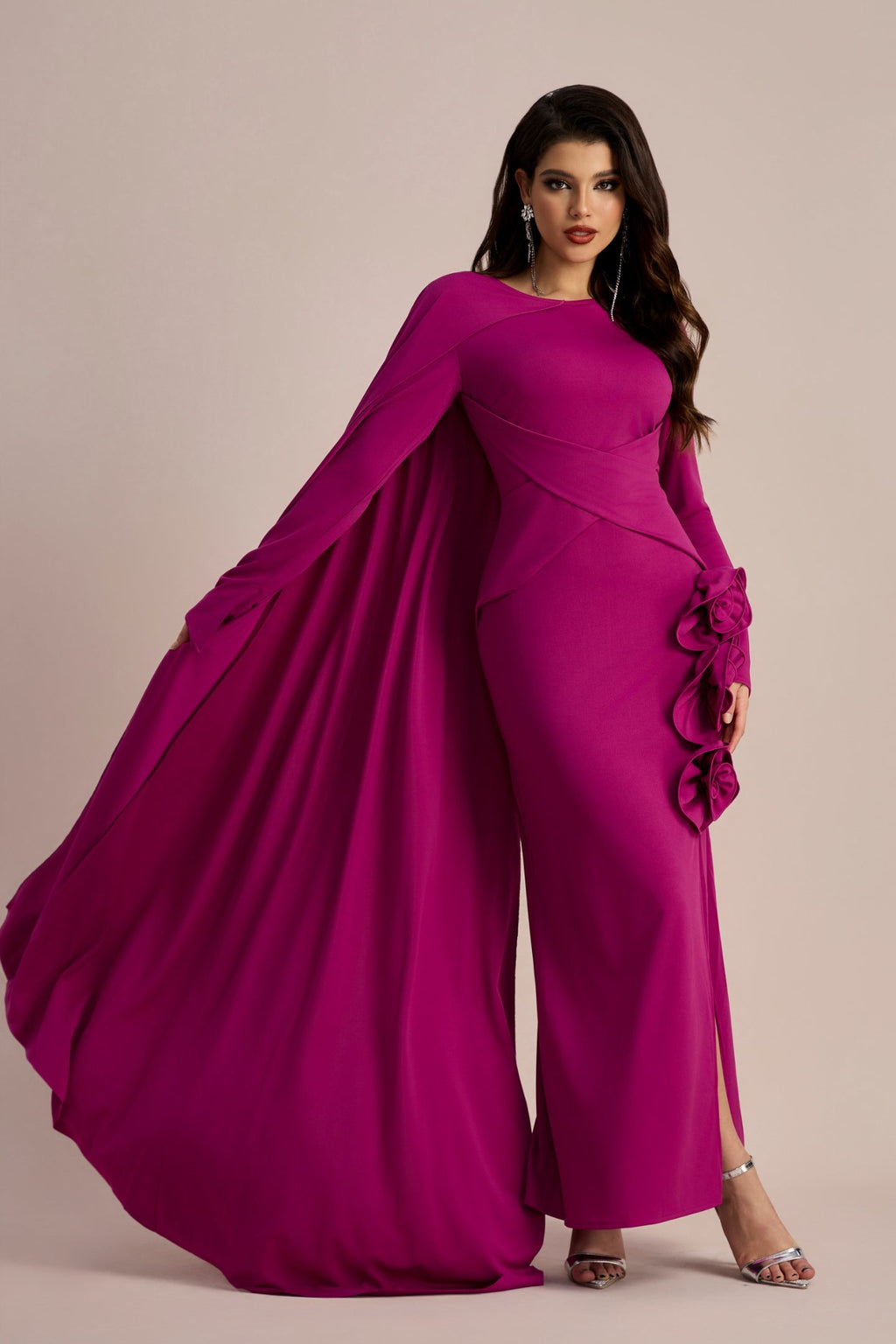 Anastasia Çiçekli Pelerinli Uzun Yırtmaçlı Elbise