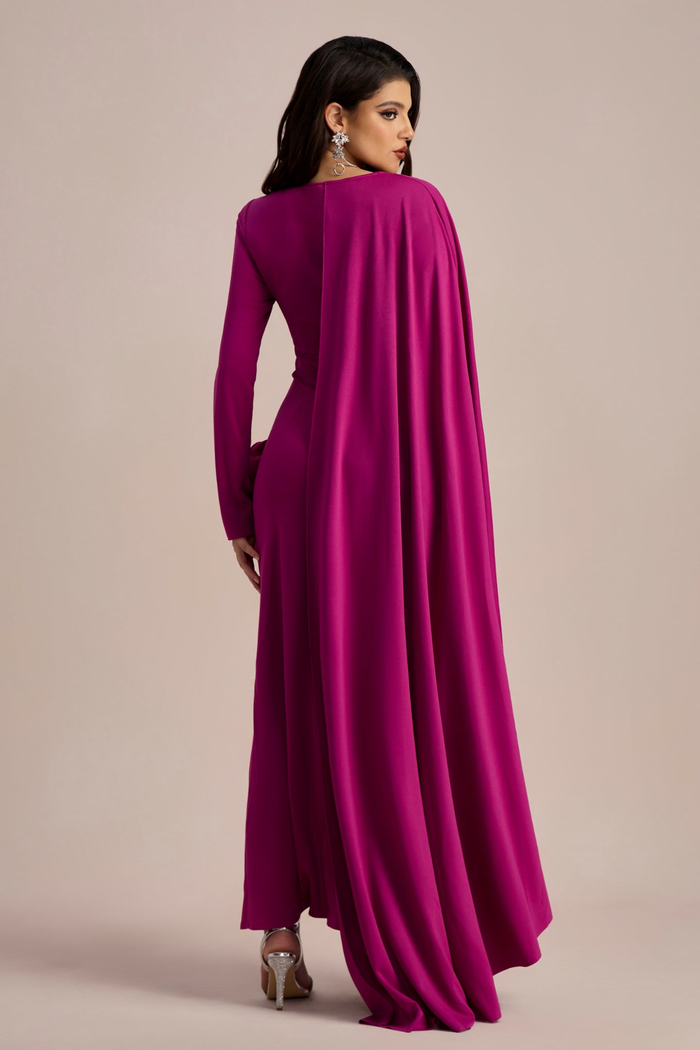 Anastasia Çiçekli Pelerinli Uzun Yırtmaçlı Elbise