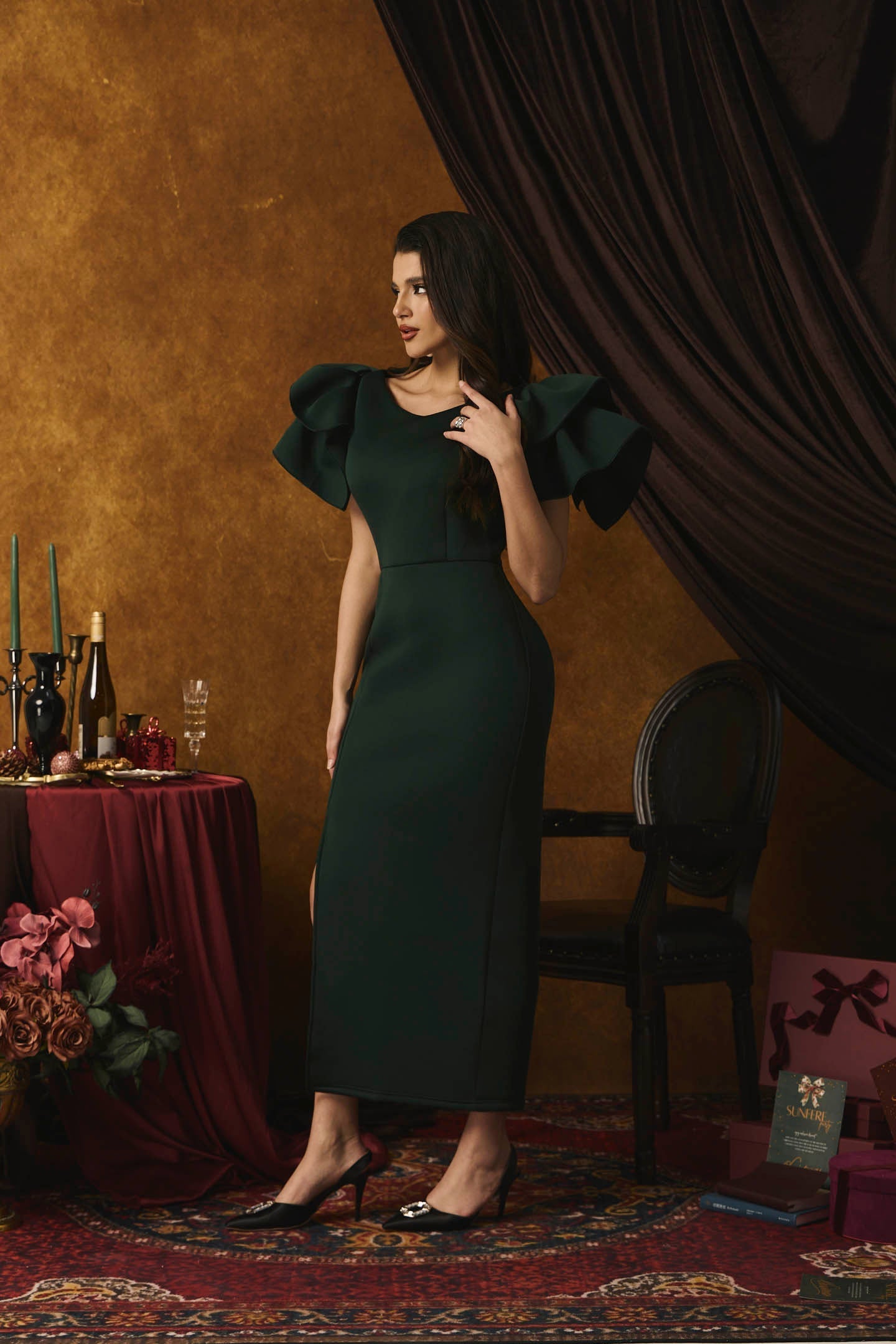 Ethel Kol Volanlı Uzun Yırtmaçlı Elbise