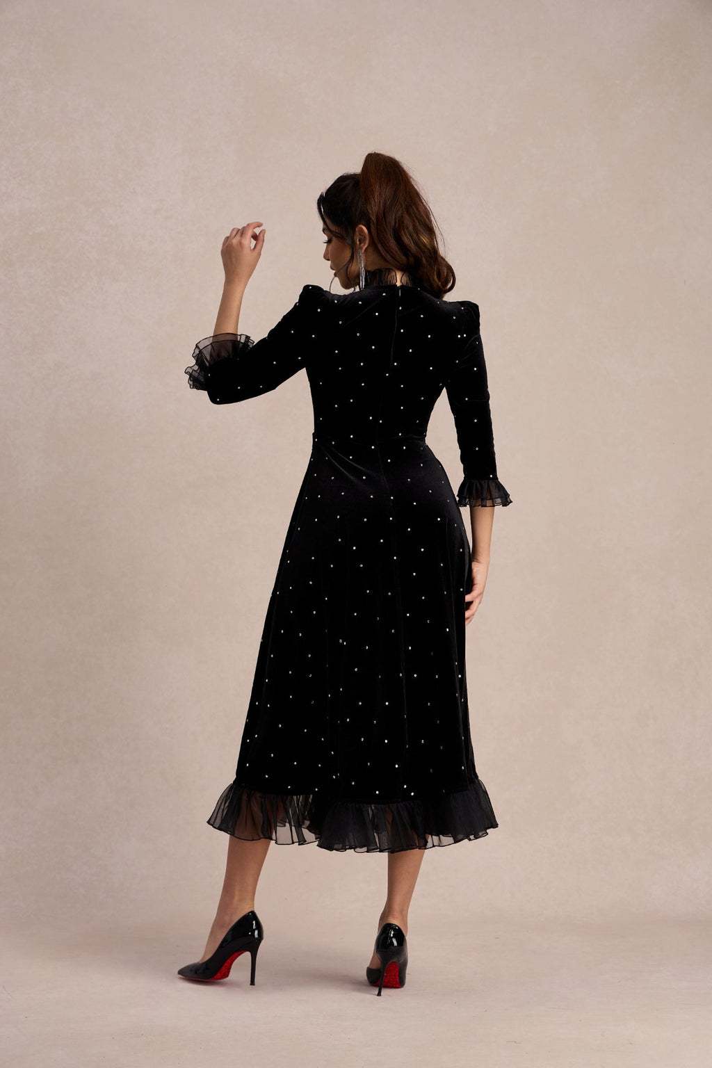 Jolie Diamante Fırfırlı Kadife Maxi Elbise