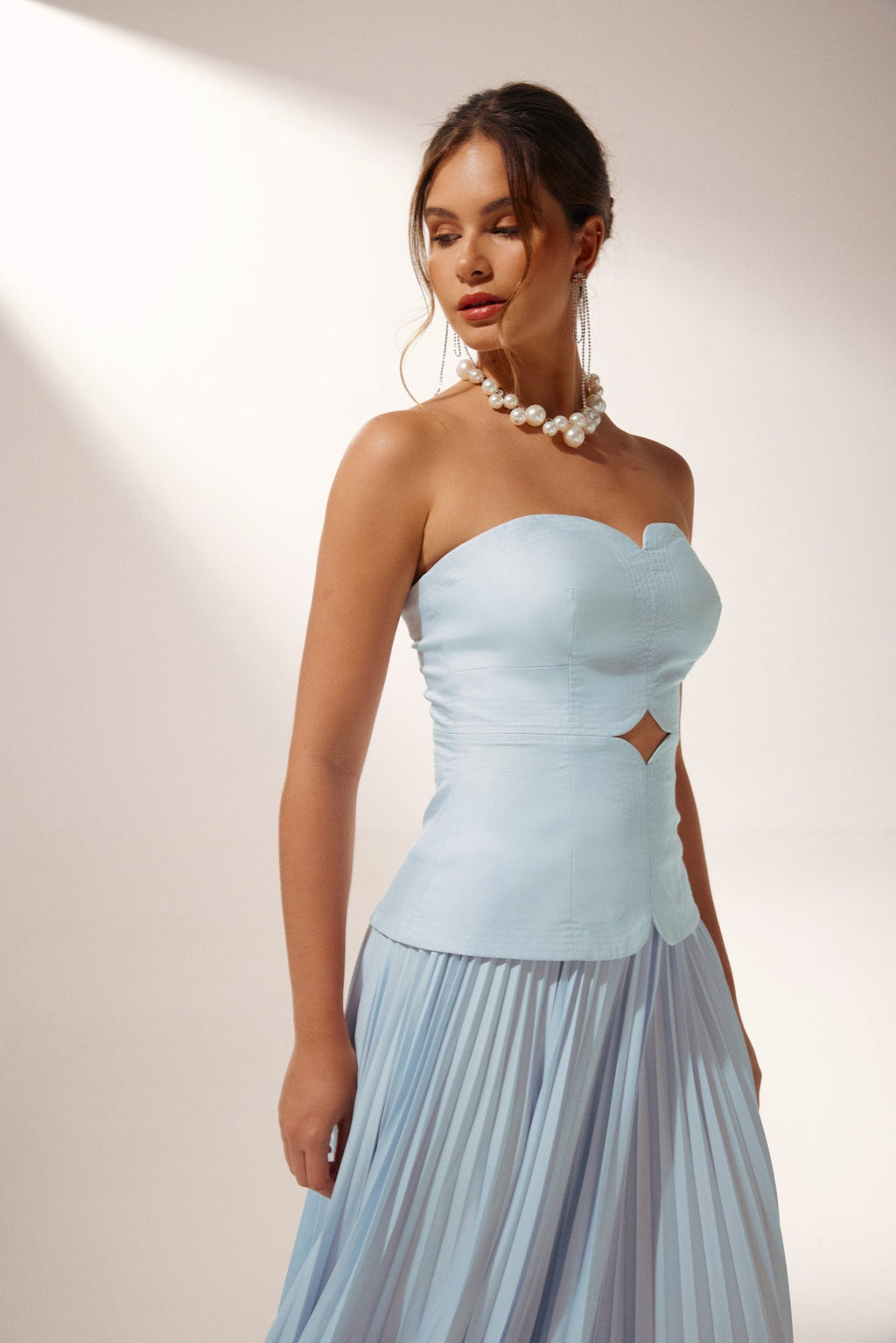 Beatrice Kesikli Pileli Takım