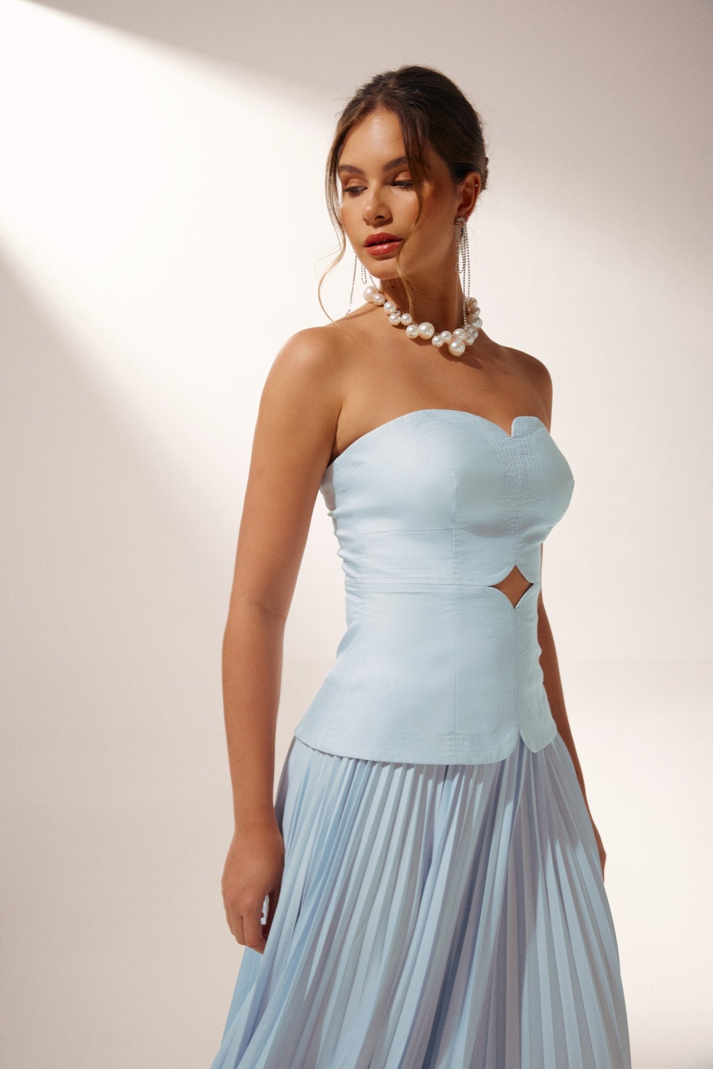 Beatrice Kesikli Pileli Takım