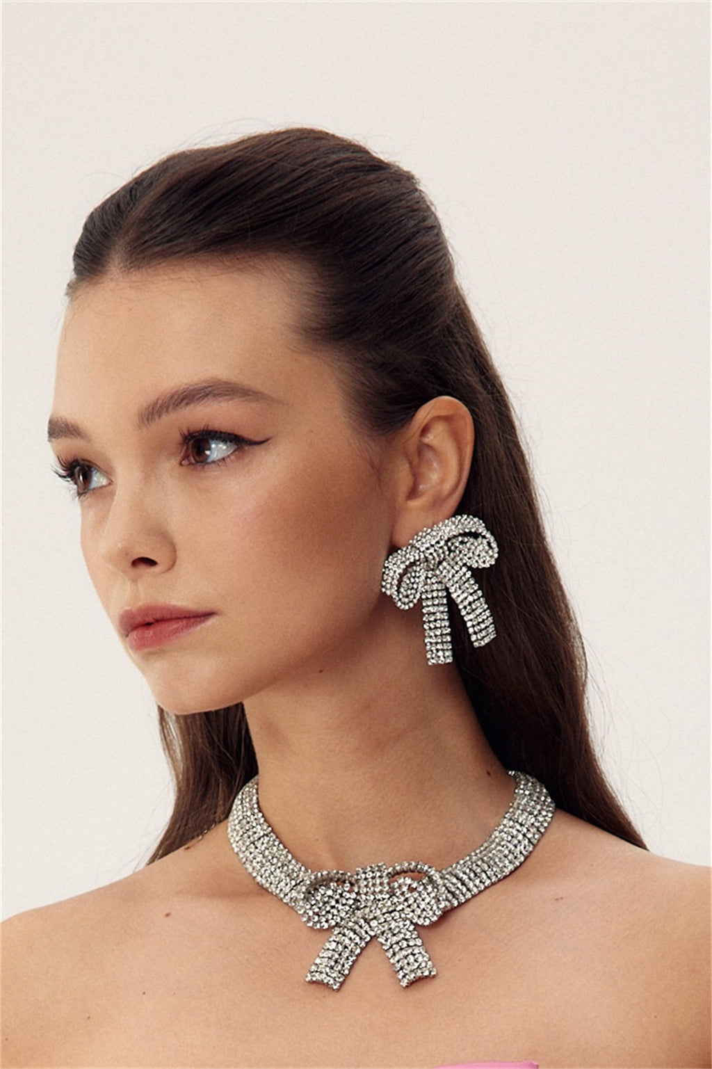 Kristal Süslemeli İlmek Kolye