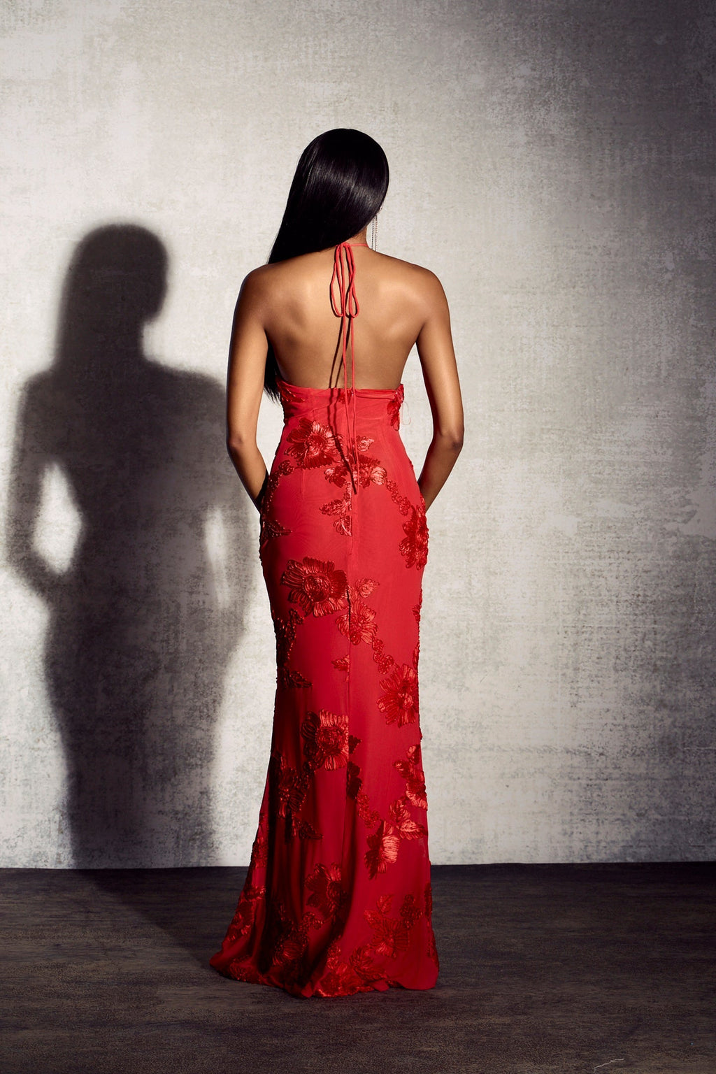 Trista 3D Çiçekli Boyundan Bağlamalı Uzun Elbise