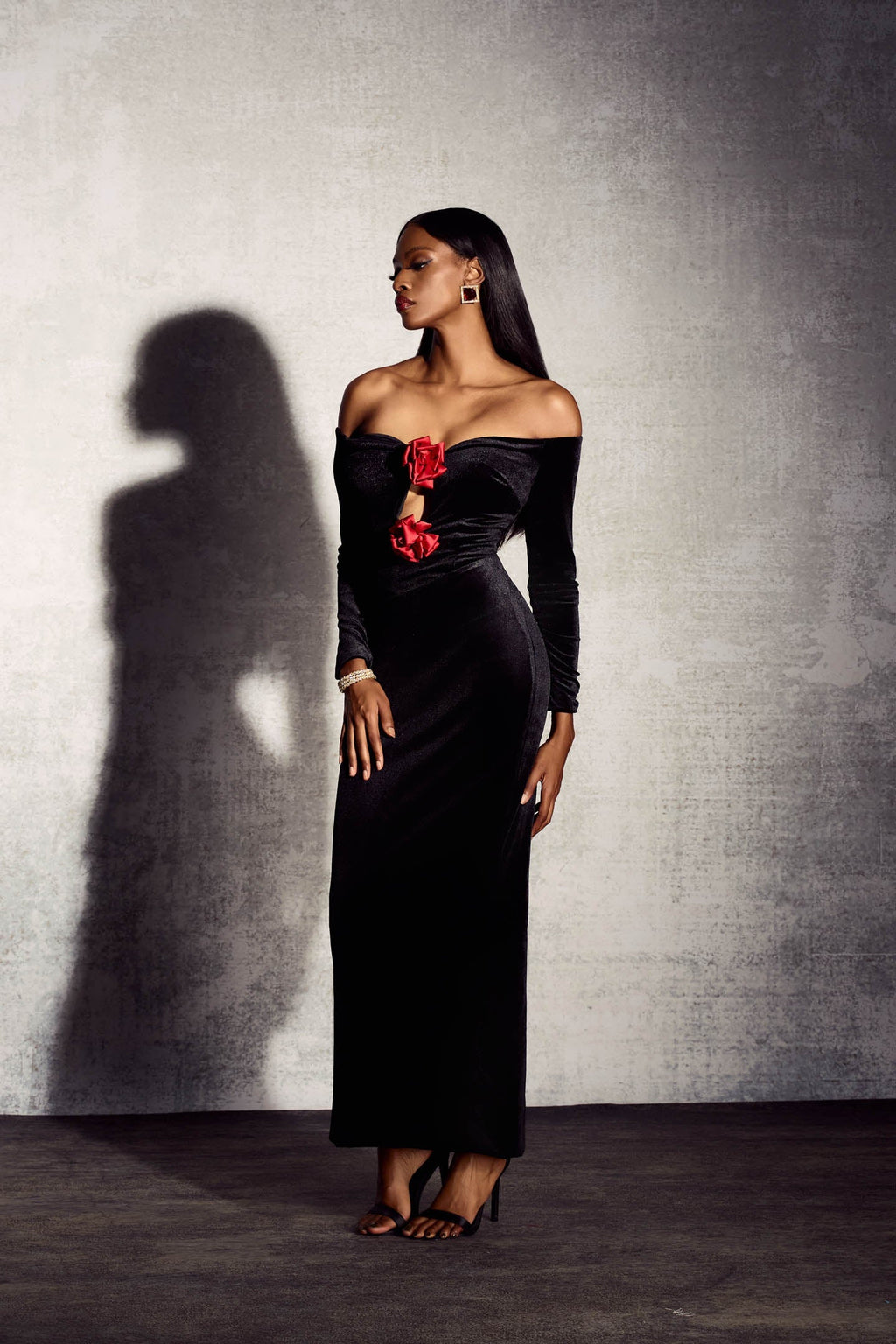 Lillian Düşük Omuzlu Kadife Maxi Elbise