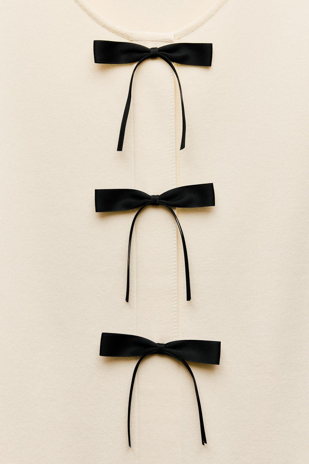 Yuvarlak Yaka Fiyonklu Triko Mini Elbise