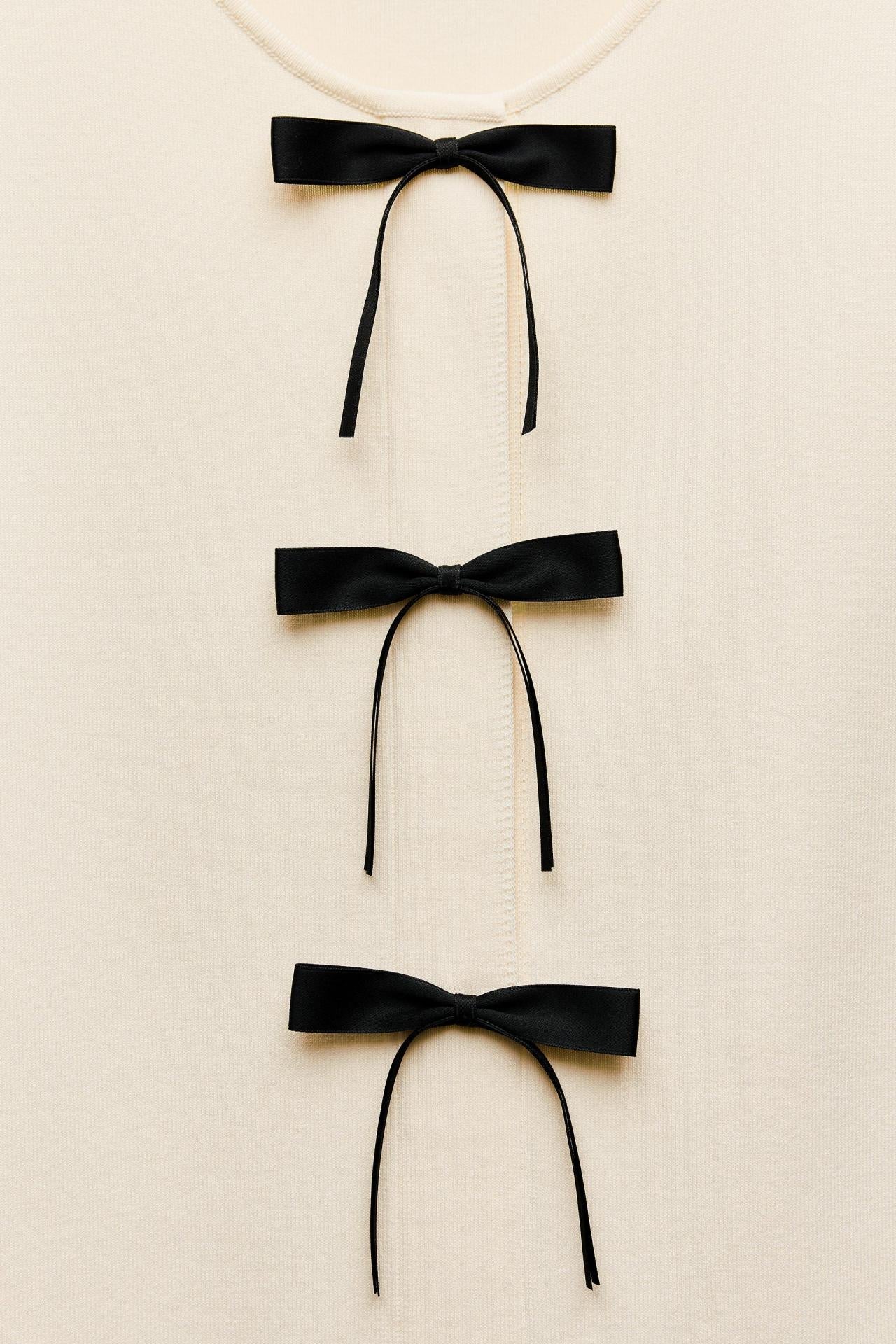 Yuvarlak Yaka Fiyonklu Triko Mini Elbise