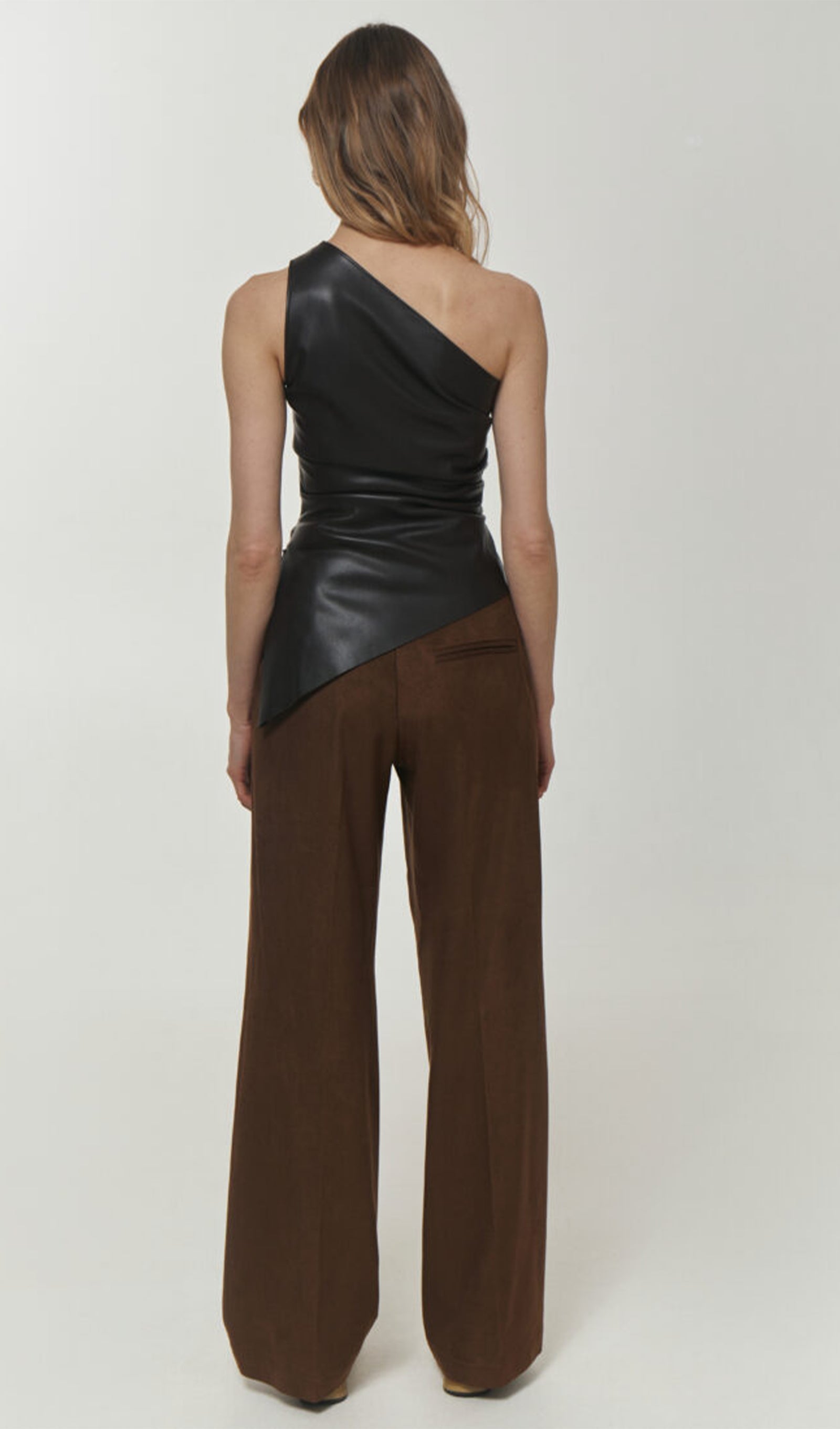 Sliess Düz Deri Asimetrik Üst - Siyah