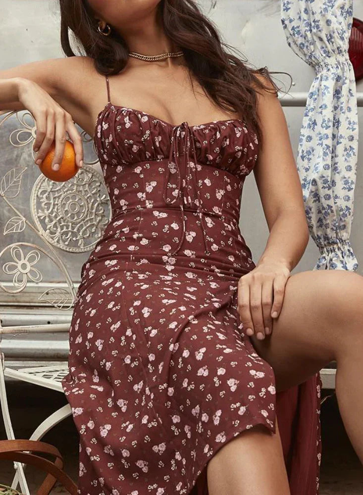 Çiçekli Yırtmaçlı Midi Elbise