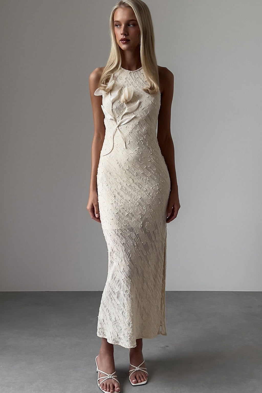 Julia Çiçek Aplikeli Kolsuz Midi Elbise