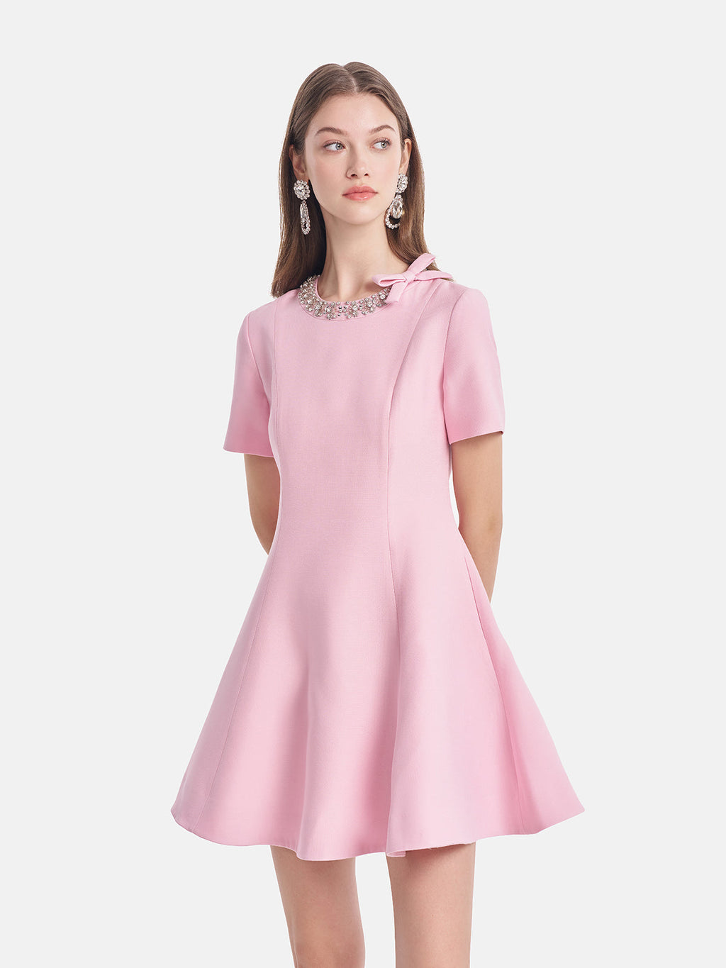 El İşlemeli Bedene Oturan Mini Elbise