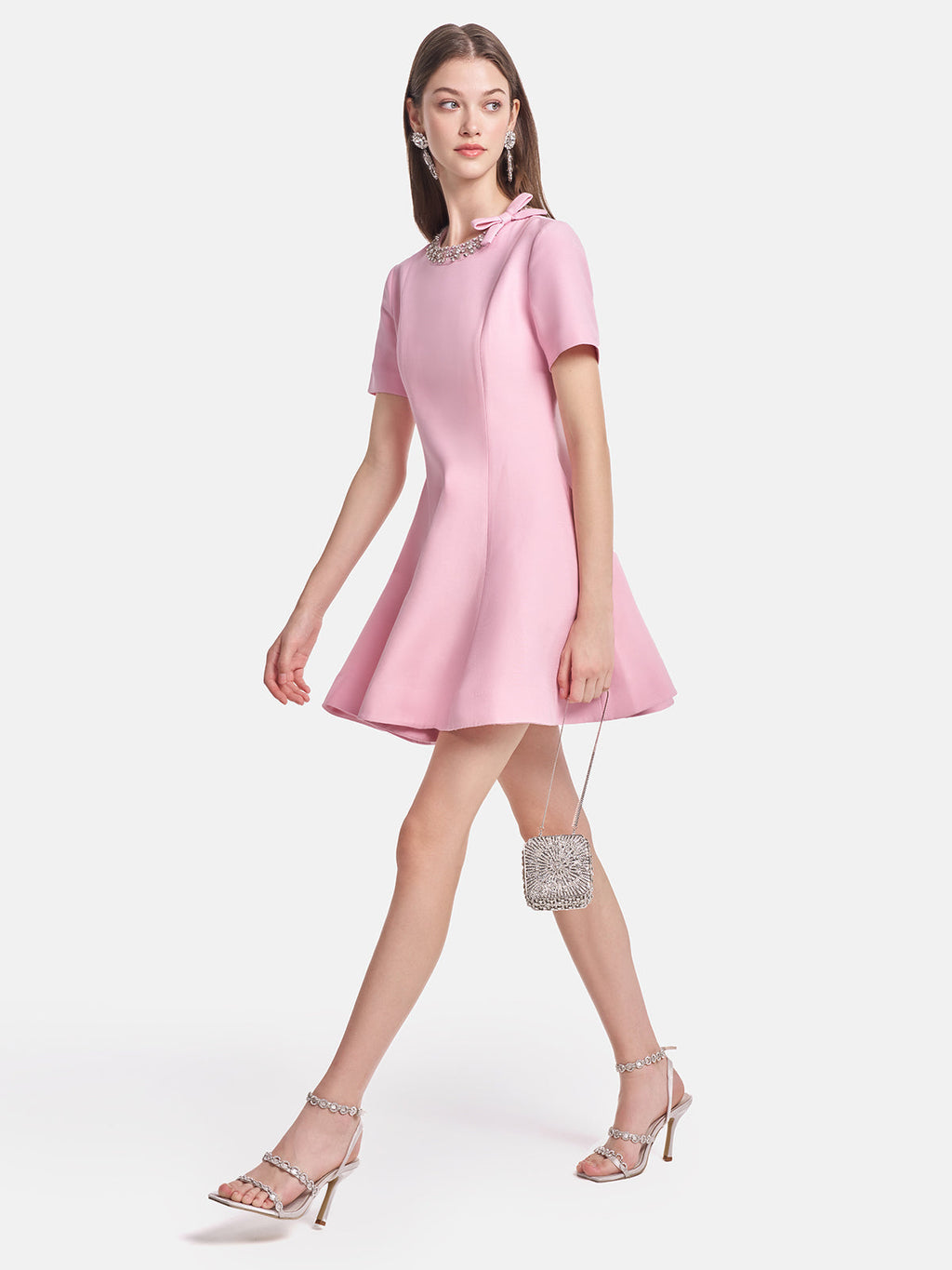 El İşlemeli Bedene Oturan Mini Elbise