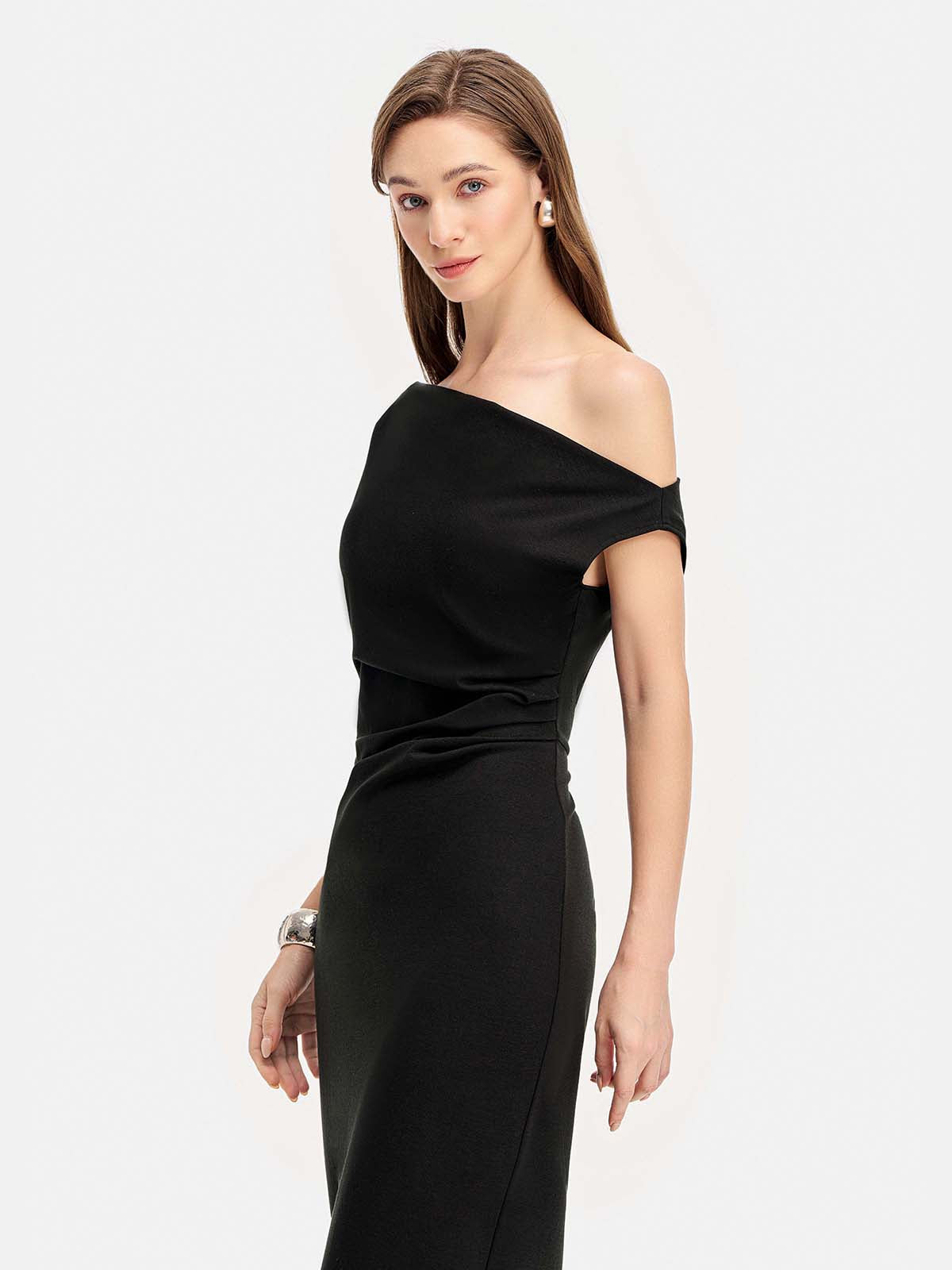 Asimetrik Örgü Yün Elbise