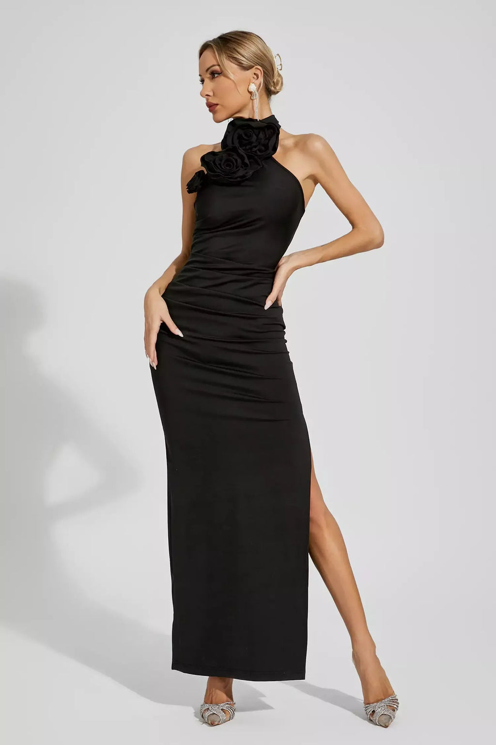 Natalie Siyah Çiçekli Dantelli Boyundan Bağlamalı Maxi Elbise