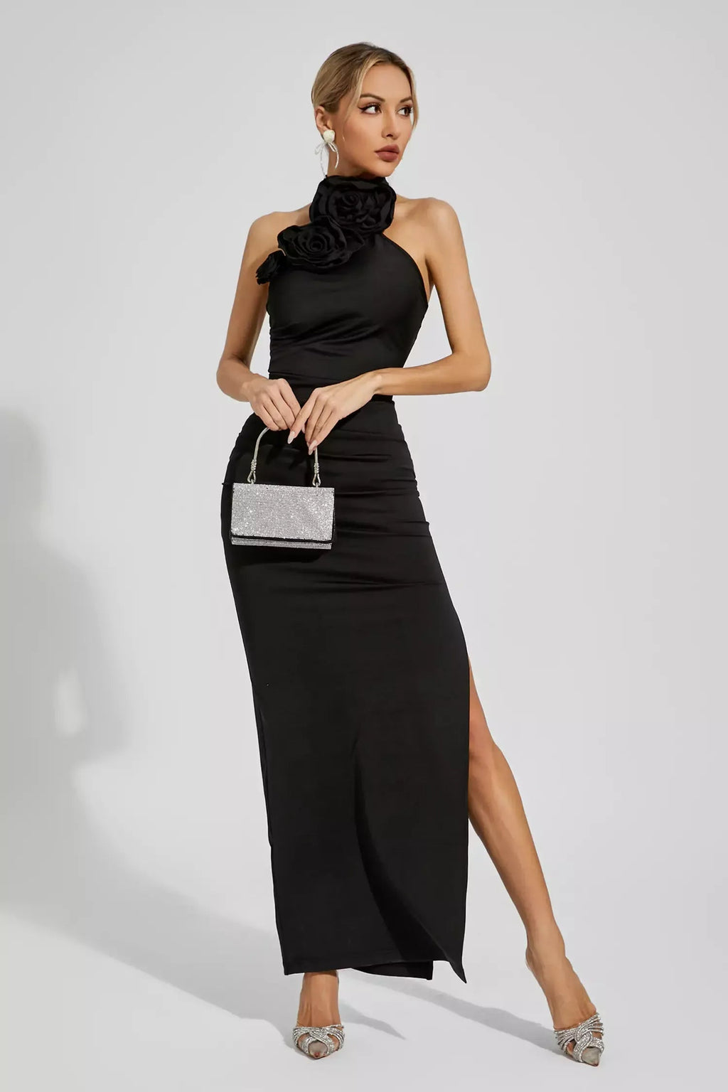 Natalie Siyah Çiçekli Dantelli Boyundan Bağlamalı Maxi Elbise