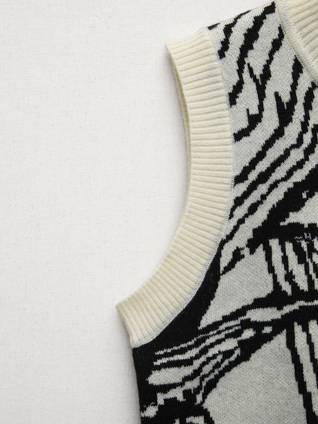 Kontrast Trim Çiçekli Kazak Yelek