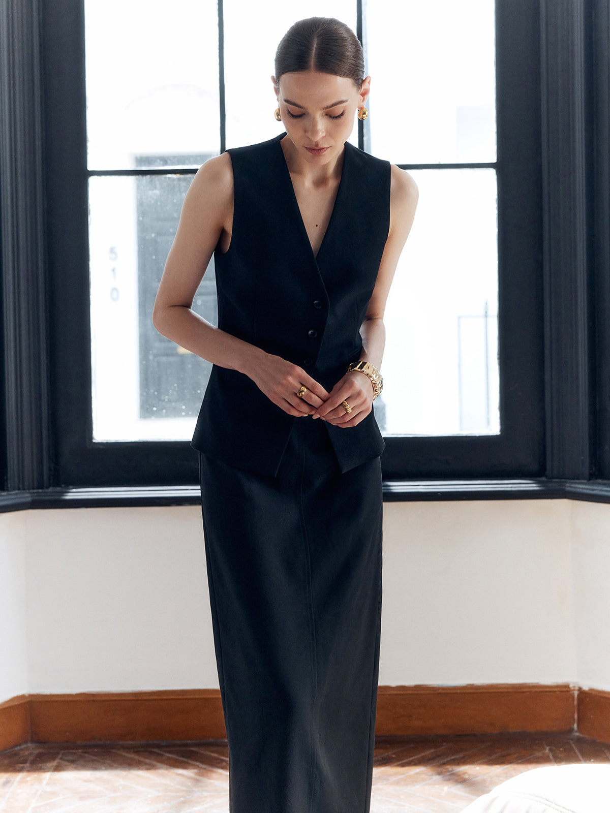 Düz Sırt Bölünmüş Düğmeli V Yaka Yelek