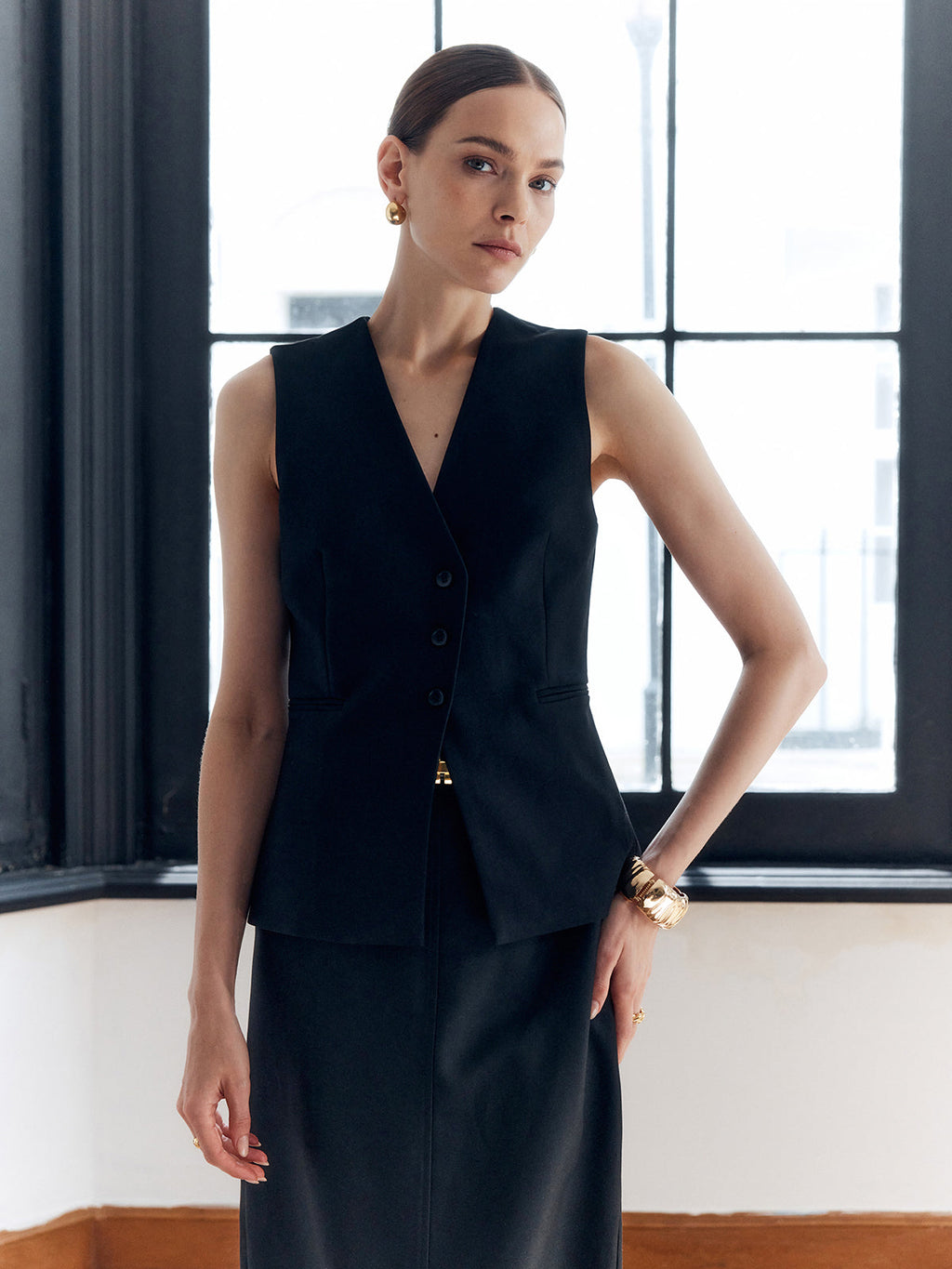 Düz Sırt Bölünmüş Düğmeli V Yaka Yelek