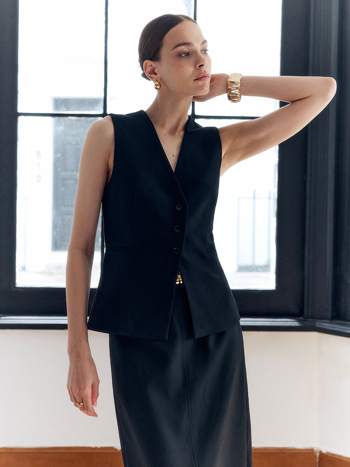 Düz Sırt Bölünmüş Düğmeli V Yaka Yelek