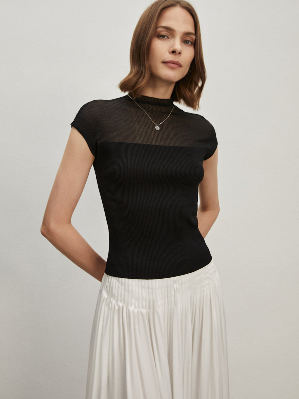 Omuzlu Lastikli Örgü Üst