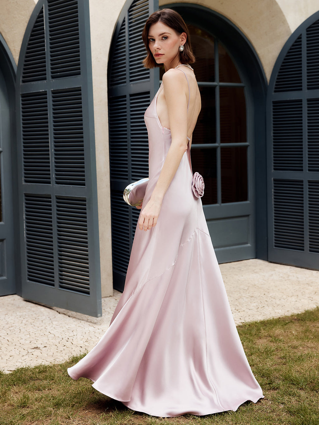 Rozet Pileli Sırtı Açık Askılı Uzun Elbise