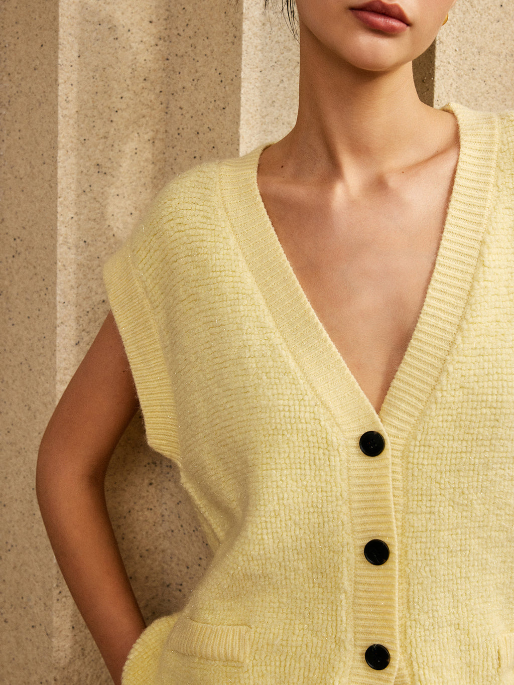 Büyük Boy Düğmeli V Yaka Kazak Yelek