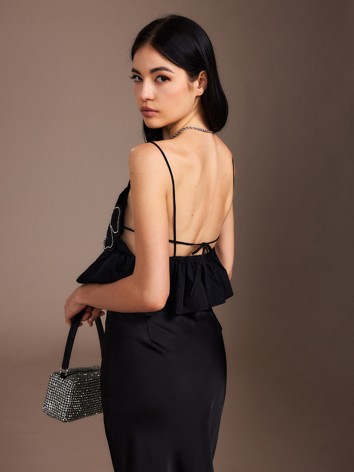 Çiçek Sırtı Açık Volanlı Askılı Üst