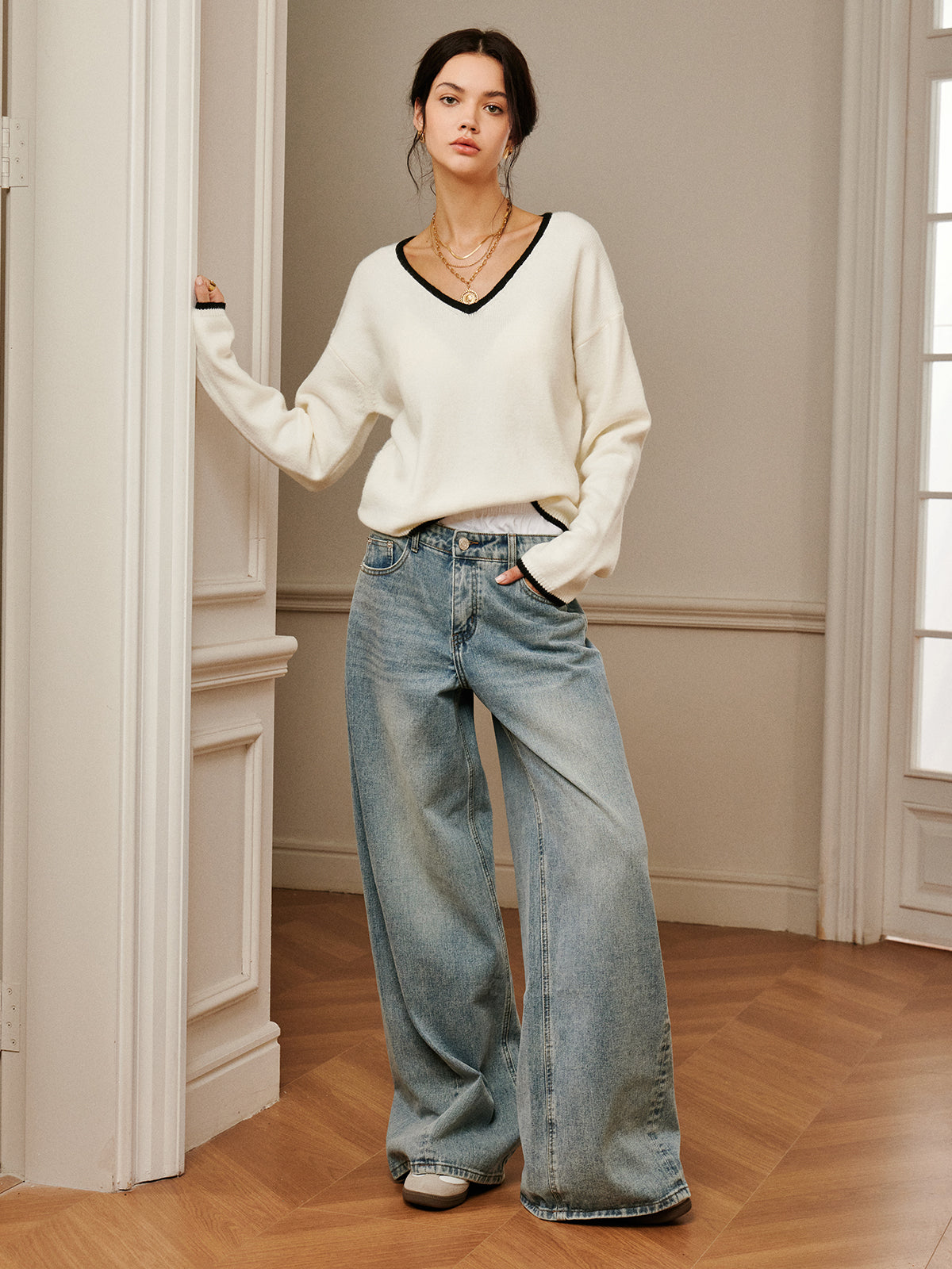 İşlemeli Kenar Drapeli Omuz Örgü Üst