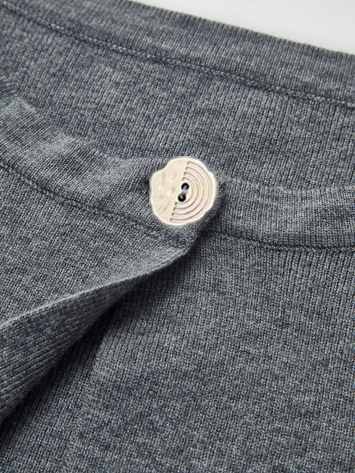 Yuvarlak Yaka Düğmeli Örgü Hırka