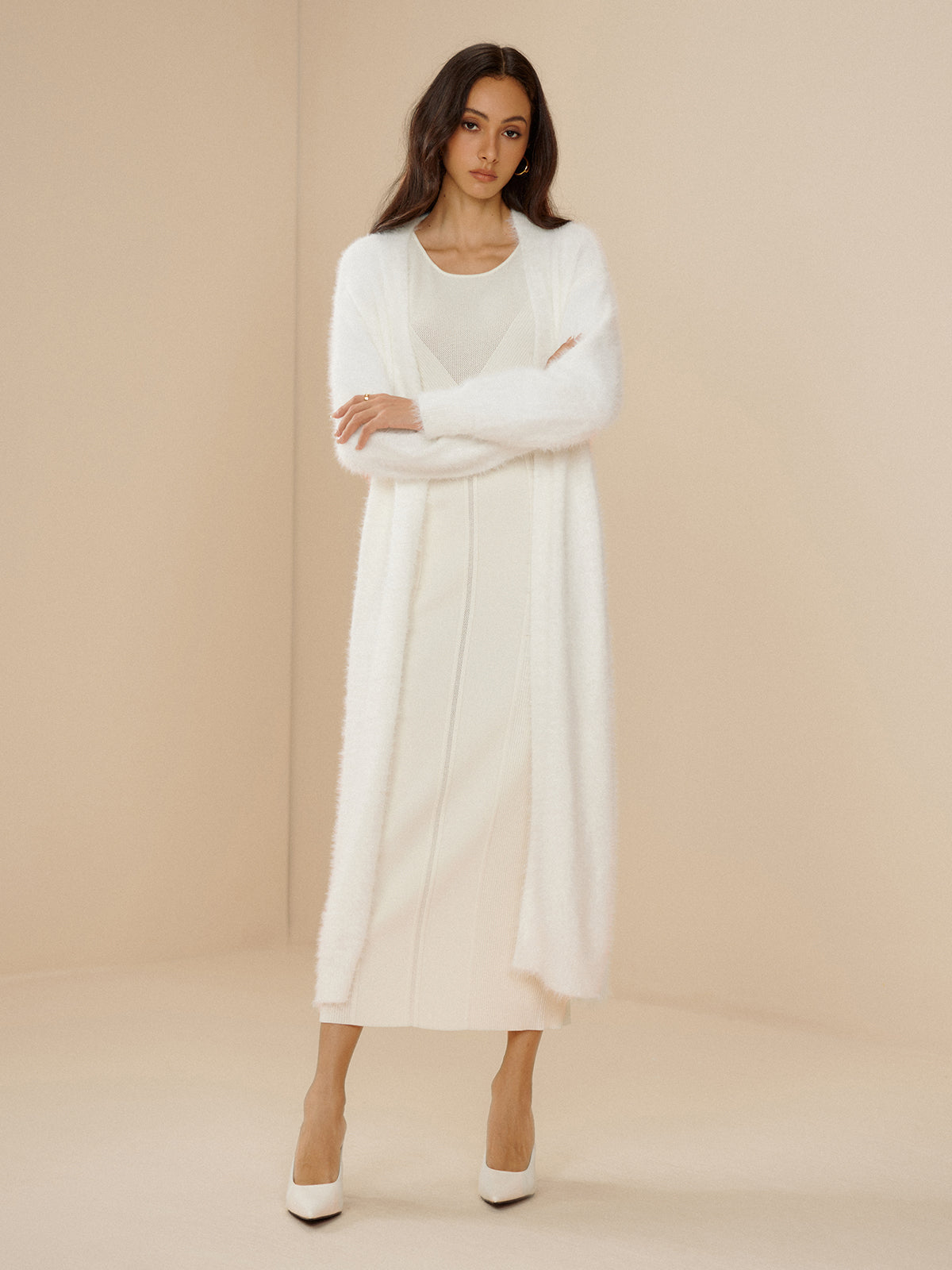 Şık Tüylü Düz Kuşaklı Hırka