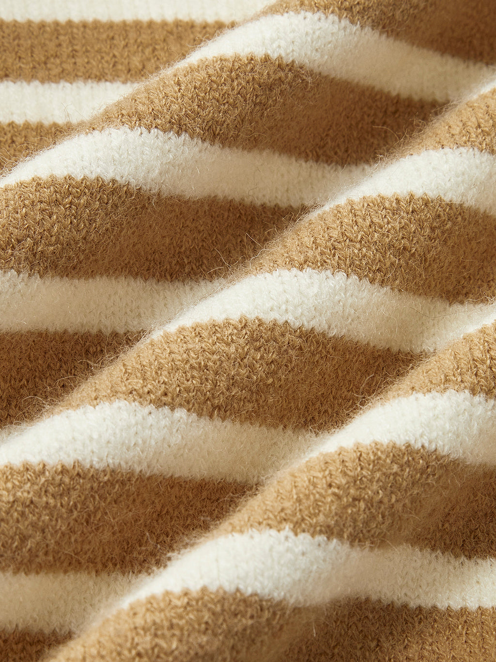 Yuvarlak Yaka Çizgili Hırka