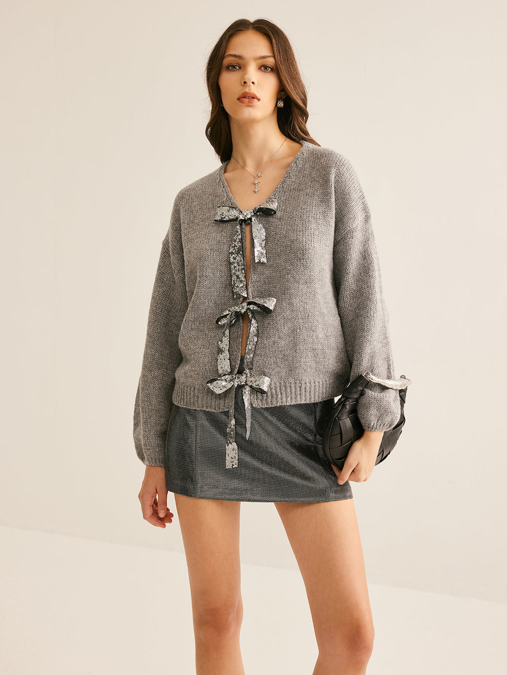 V Yaka Fiyonklu Düğümlü Hırka