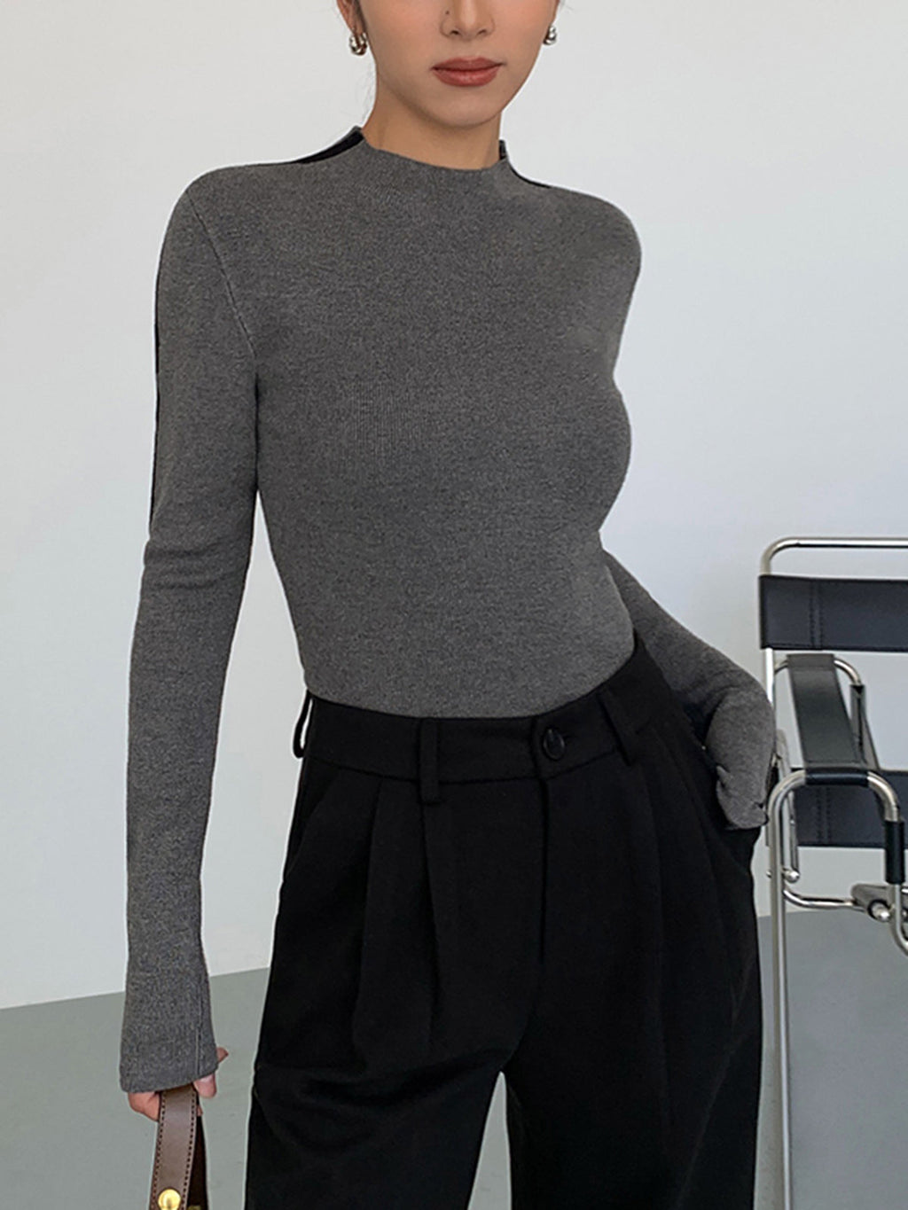 Yuvarlak Yaka Kontrast Kesim İnce Örgü Üst